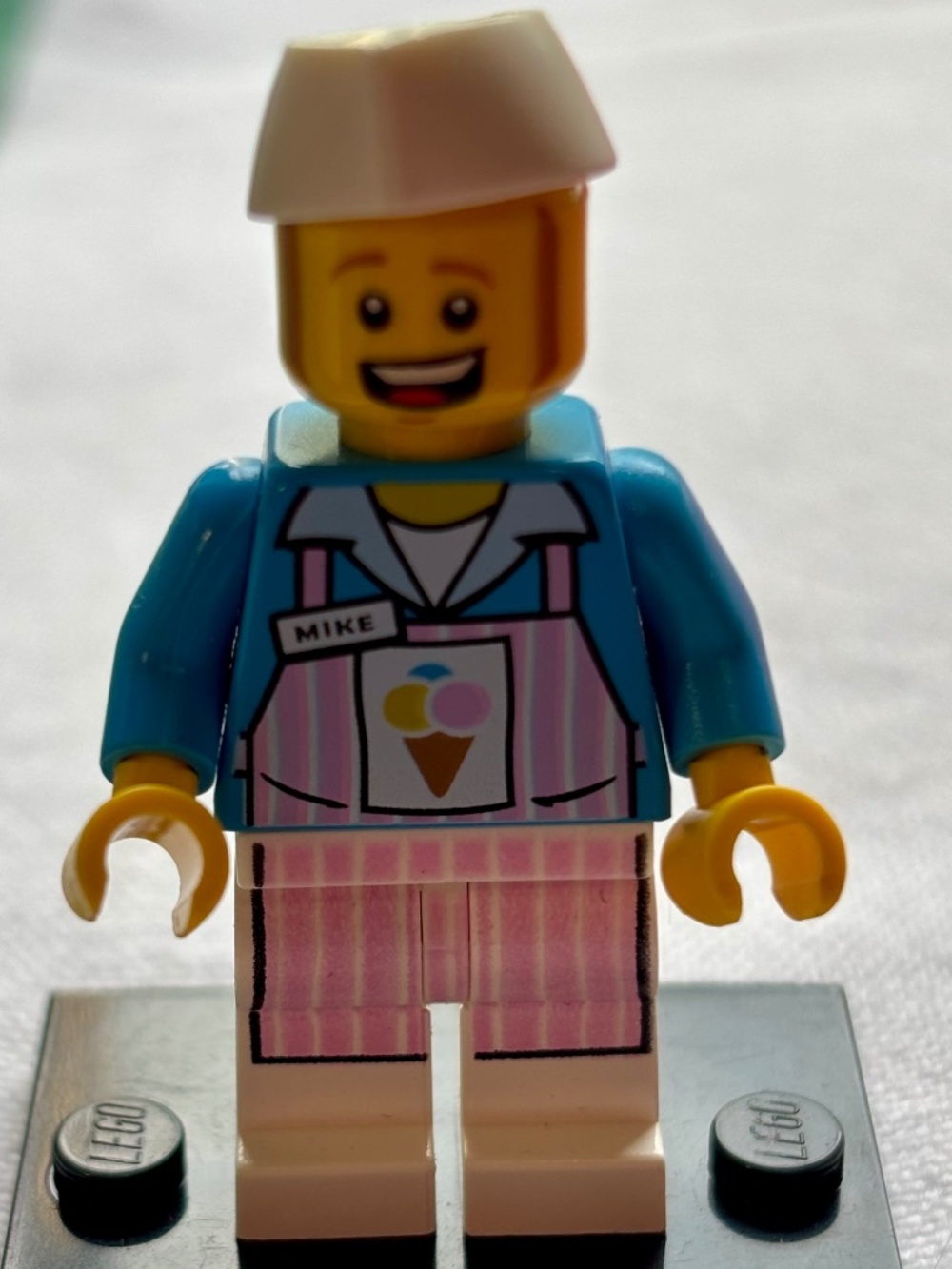 The Lego Movie tlm031 "Ice Cream Mike" with stand.